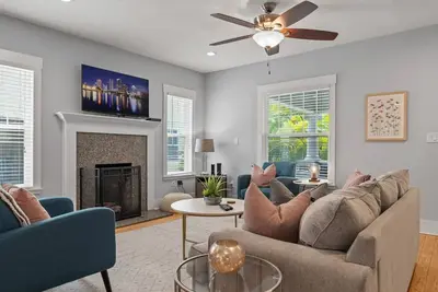 Image de Bay to Bay Sanctuary - Charming South Tampa Craftsman Home Near Bayshore