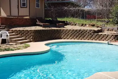 Image de Bamboo Terrace: Swimming Pool, Billiards, Darts