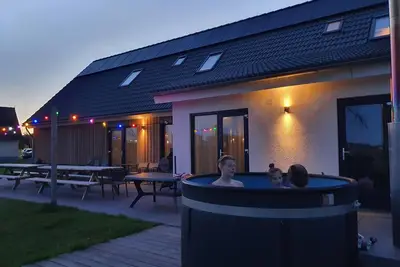 Image de Maison de groupe avec sauna et bain Ă bulles