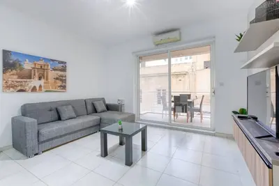 Cozy 3br Sliema Apt Near Promenade Fully Furnished