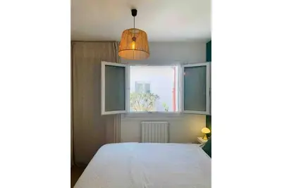 Image de T3 cœur de ville avec terrasse 200 m de la plage