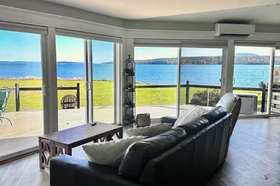 Image de Lamoine Beach House