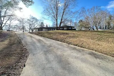 Image de Ranch w/ king suite - pets, groups, long-term okay!