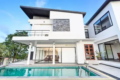 Image de 5 Bedroom Sea View Pool Villa Sunny