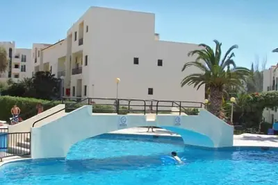 Alvorferias 1 bedroom apartment (Wifi/Pool/Parking/Ac)