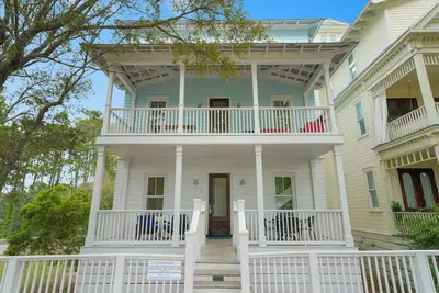 Stunning Renovation, 3 King Primaries, Tower w/Views - Sleeps 15 + 2 Bikes!