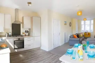Image de Beach Rest, Sleeps 5, great central location