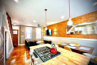 Image de The Stage House - City Center Theater District