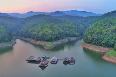 Image de Houseboat Floating, Enjoy the sounds of nature whit a unique place.