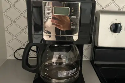 Image de Cheerful  4 Bedroom House on a Lake with Resort Sized Pool in Perfect Location! !