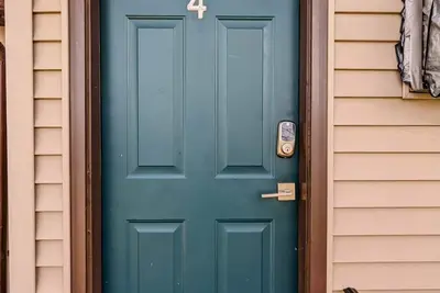 Image de Room 4 - Riverside Motel - 1 King Bed & 1 Queen Bed