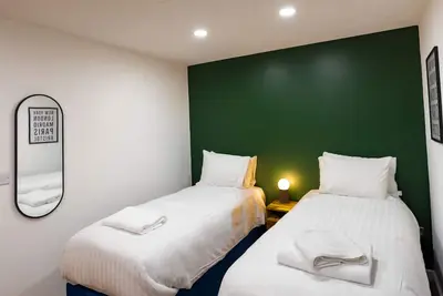 Image de 3 Bedroom Ddt-Appartement-Salle de bain privée séparée