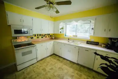 Image de Watkins Home/fenced yard for dogs