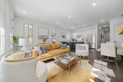 Image de Brand New Townhome in Carrollton