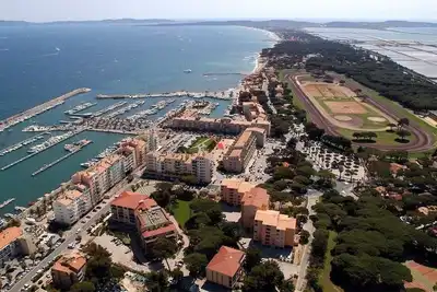 Image de studio cosy neuf vue port