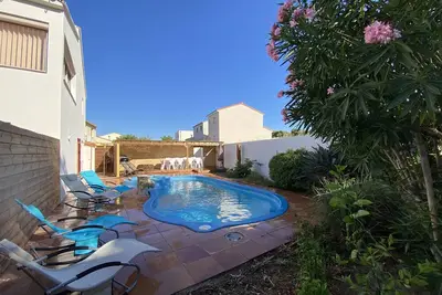 Image de (66750) Saint Cyprien Entire villa (sleeps 20)