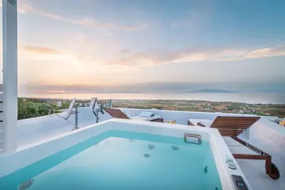 Image de Fava Eco Suites Santorini Master Suite with Outdoor Private Jacuzzi