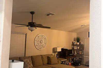 Image de Cozy home w/hot tub only 20 min from super bowl