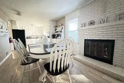 Image de King bed, ranch on 1 acre, pets & long-term okay!