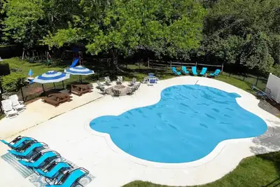 Image de Cozy 3500sf Private Pool-PickleBall-HotTub-10Acres