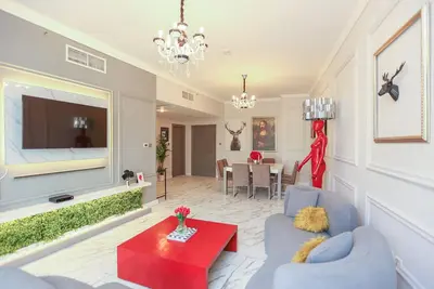 Image de 2br French Chic Down Town Apt