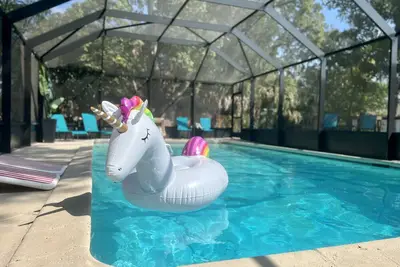 Image de Spacious Home+Guest House + Huge Pool + Big parking