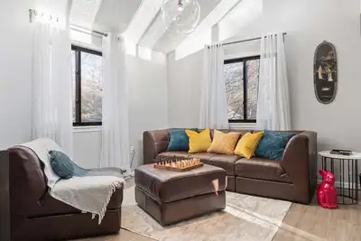 Image de New Cozy Tobyhanna Getaway w/ Firepit & Hot Tub Near Waterparks!