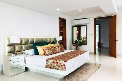 Image de Luxury villa, overlooking the beach