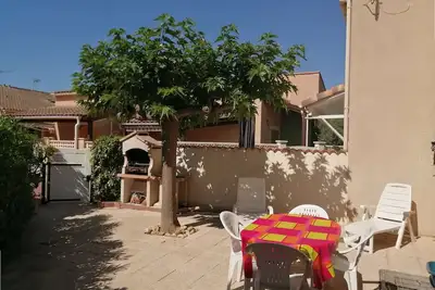 Image de Villa plein sud, 5 couchages, residence securisee \"Les Ondines\" avec piscine commune, 500 m de. . .