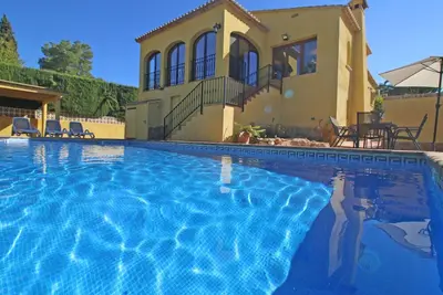 Image de Belle maison de vacances privée avec piscine privée, climatisation, Wifi, Tv, patio, parking