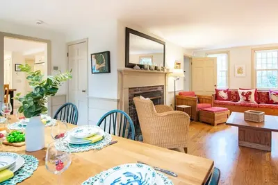 Image de Fantastic Home by Eldridge Park!