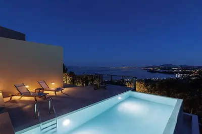Image de My Rental Homes - Villa Garcia with infinity pool, equipped terrace and sea view.