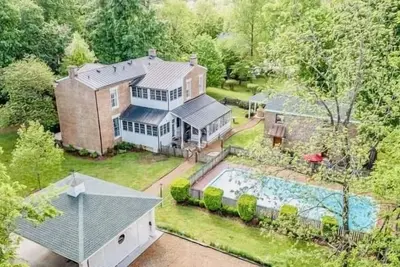 Image de Luxury Historic Estate with Pool & Hot Tub