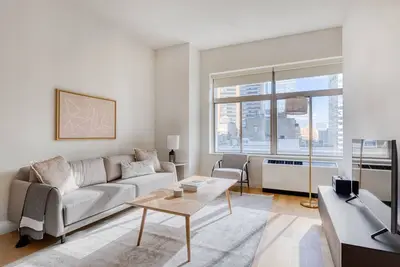 Image de Amazing FiDi Studio w/ Elevator, Gym & Doorman, near Wall St, by Blueground