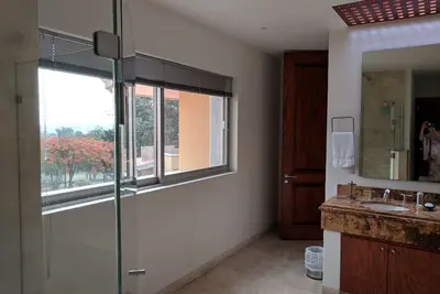 Image de Beautiful Luxury home with Fairway access