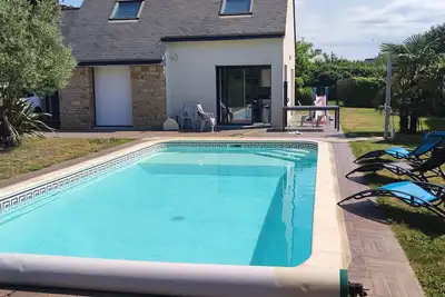 Image de Maison avec piscine chauffée, tout confort, 500 m plage