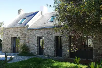 Image de Charmante grange rénovée avec jardin à 800m de la plage, 6 couchages, moderne et confortable