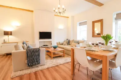 Image de Feathers, Blythburgh, pet friendly, with pool in Reydon