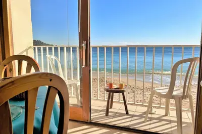 Image de Studio lumineux en bord de mer à Cavalière, 4 couchages, vue imprenable