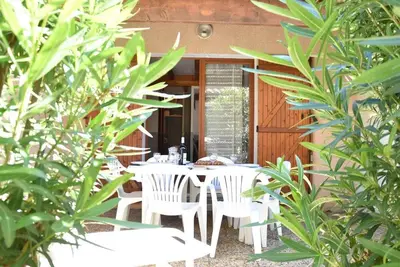 Image de Charmant pavillon 6 couchages à 100m de la plage avec terrasse - Gruissan