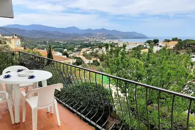 Image de Appartement confortable 2 chambres avec terrasse et wifi à 600m de la plage à Llançà
