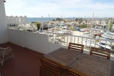 Image de Appartement climatisé avec plage privée et parking à Hyères