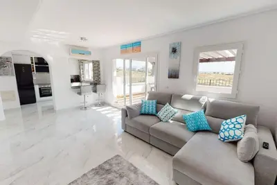 Image de 2 Bed 2 Bath Penthouse on Pga Golf Course