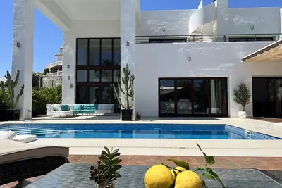 Image de Luxurious villa (4 bedrooms) with heated pool for vacation and workation