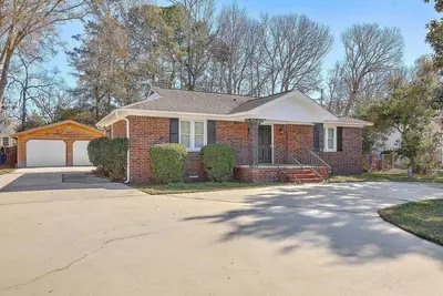 Image de Charming James Island Home