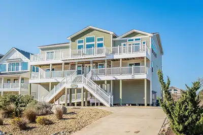 Image de Beach Hive - Corolla, Whalehead, 75 Yds to Beach, Ocean View, Pool, Cabana, Hot Tub, Arcade
