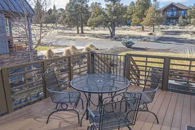 Image de Fantastic Eagle Crest Home has Spacious Living Room, King Suite, Chefs Kitchen!