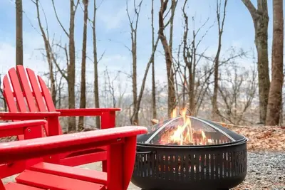Image de Modern Mountain Cottage w Hot Tub, Fire Pit, WiFi