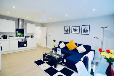 Image de Morden Central Self Contained Flat by CozyNest