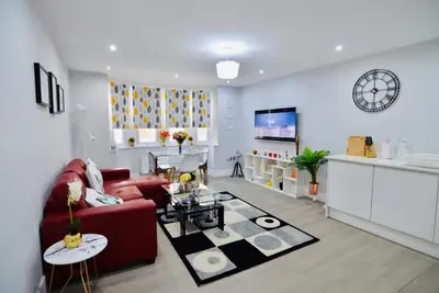 Image de Stylish Central self contained flat by CozyNest